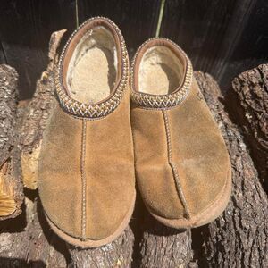 Ugg Women's Tan and Brown Slippers